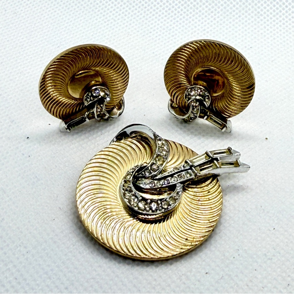 Marboux Marcel Boucher Rhinestone Gold Tone Swirl Fan‎ Brooch Earrings Set Vtg